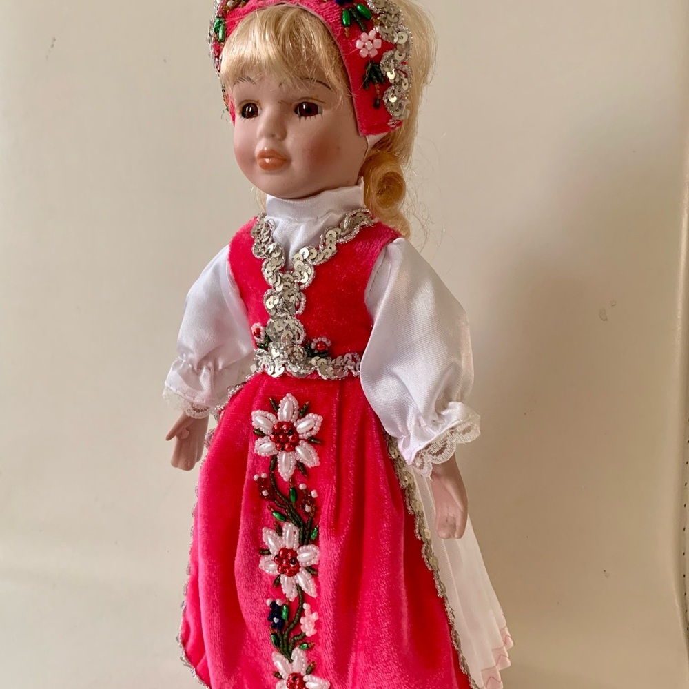 Porcelain Doll - Picture 10 of 11